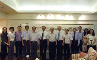 A group photo of delegation from the Health Department of Guangdong Province and CUHK representatives, including Prof. Jack C.Y. Cheng (6th from right), Prof. Fok Tai-fai (6th from left), Dr. Geng Qingshan (middle) and Prof. Chan Wai-yee (4th from right)